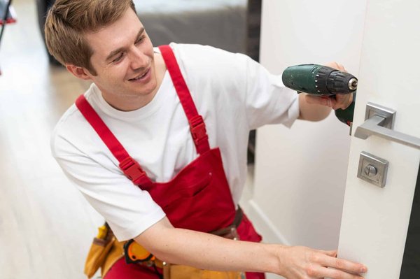 Comment choisir le bon artisan serrurier pour vos besoins ?