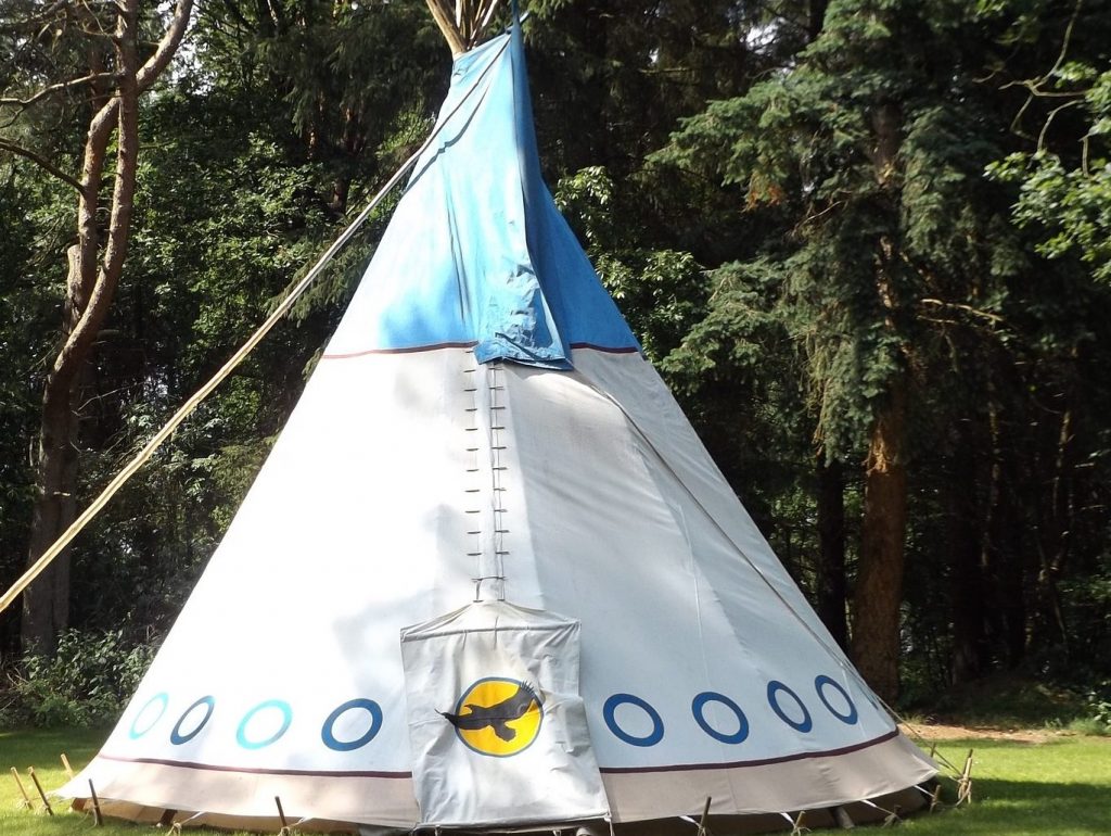 Quelques astuces pour fabriquer une tente tipi pour enfant